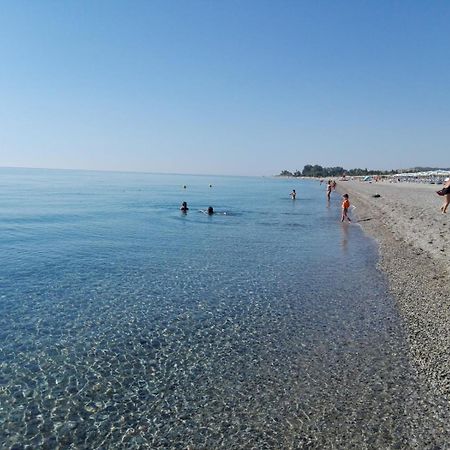 Luna Apartaments Badolato Marina Bagian luar foto