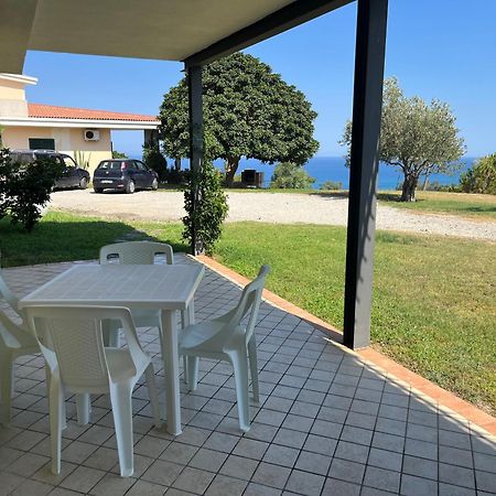 Luna Apartaments Badolato Marina Bagian luar foto